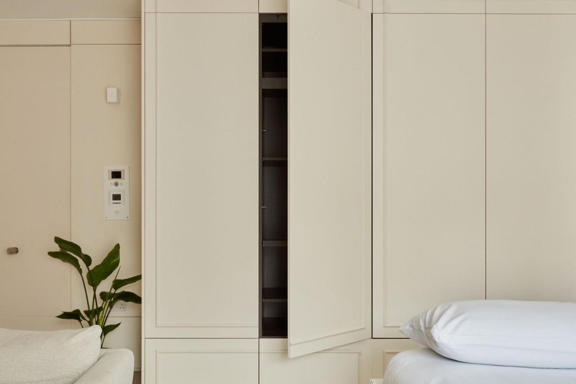 Luxury West Living In Loftus Road Apartment