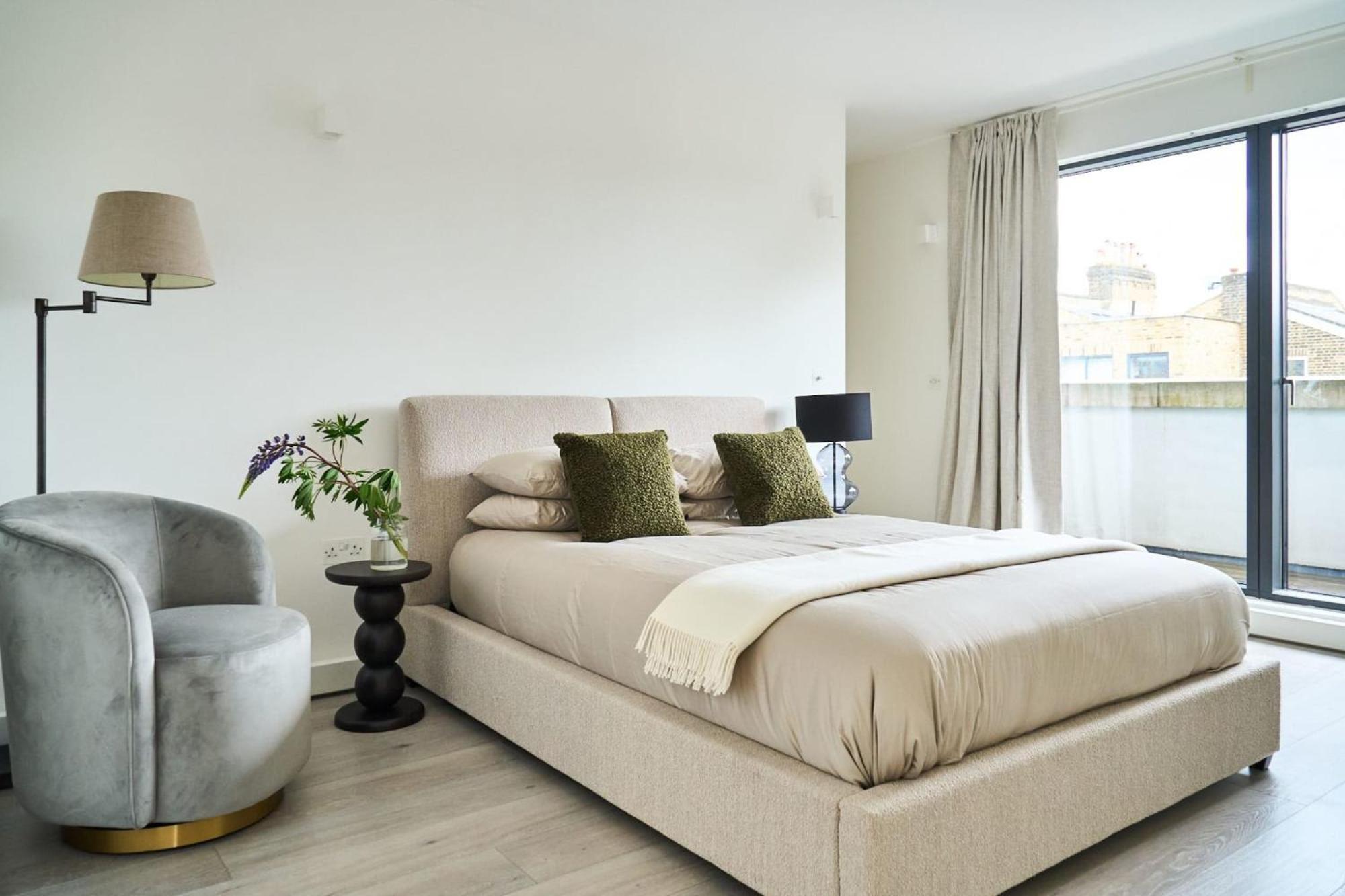 Luxury West Living In Loftus Road *